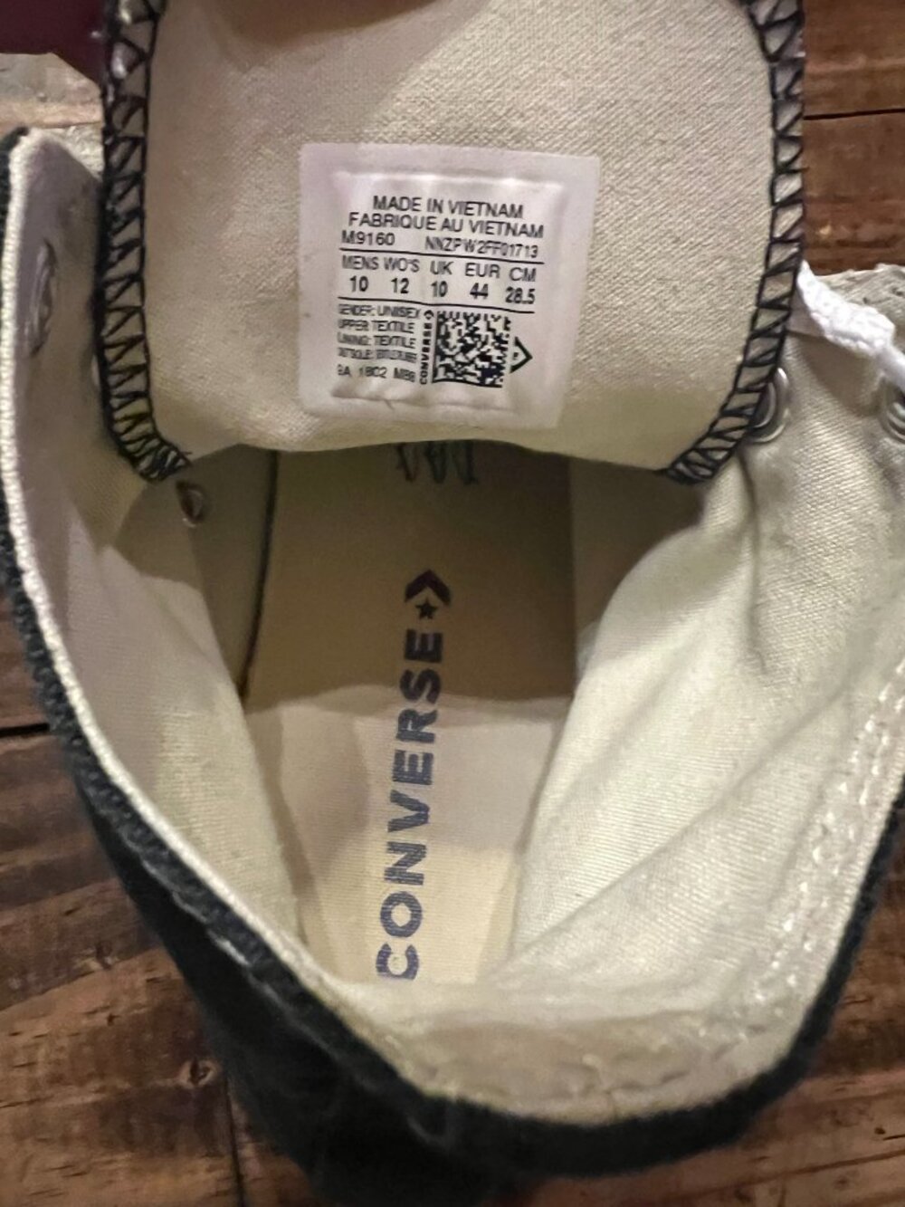 Converse Chuck Taylor All Star Canvas Hi Sneakers Men's 10/Women's size 12 - Picture 3 of 5